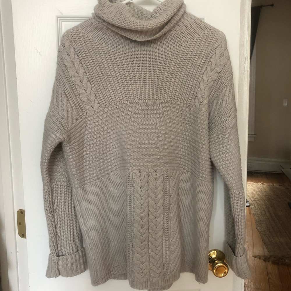 Banana Republic grey turtleneck Sweater